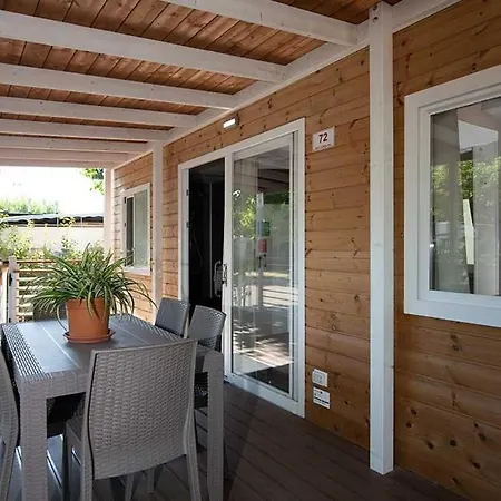 Camping Riccione مكان تخييم *